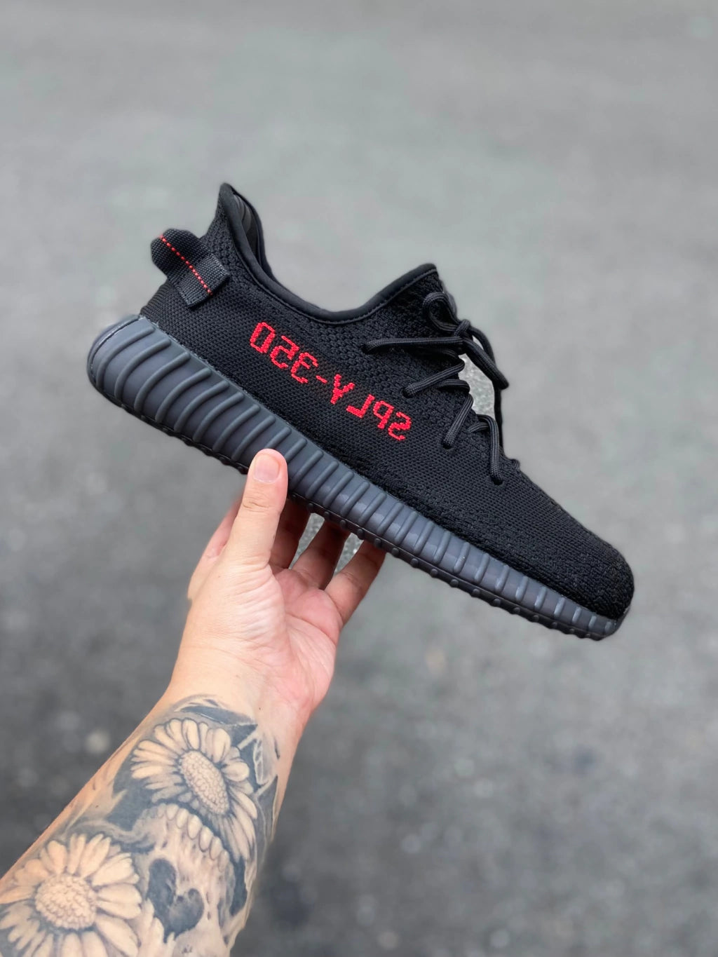 Adidas Yeezy Boost 350 V2 - BRED - Importado