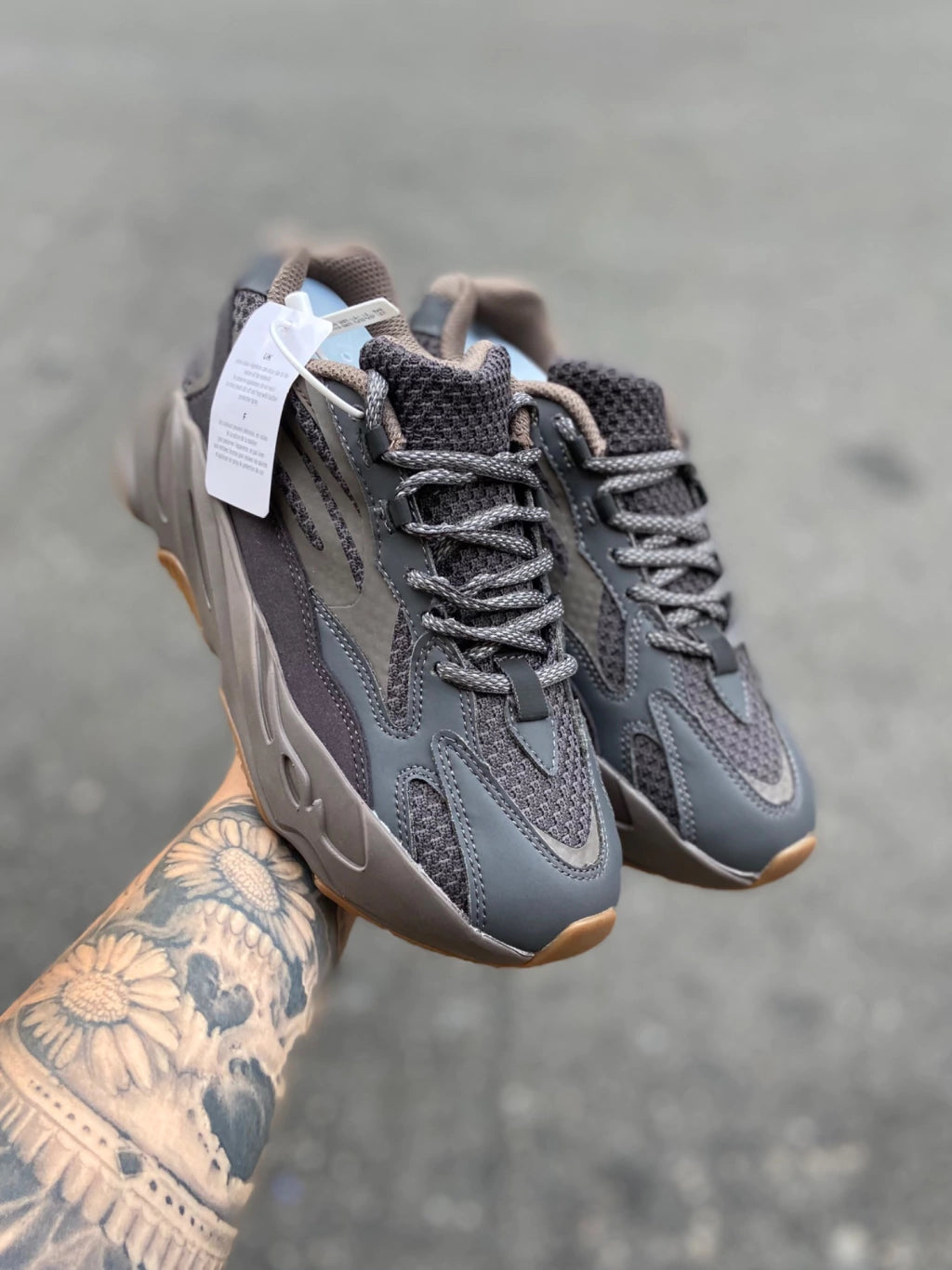 Adidas Yeezy 700 V2 - Geode