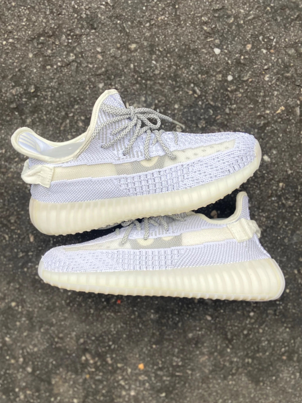 Adidas Yeezy Boost 350 V2 - Refletivo - Importado