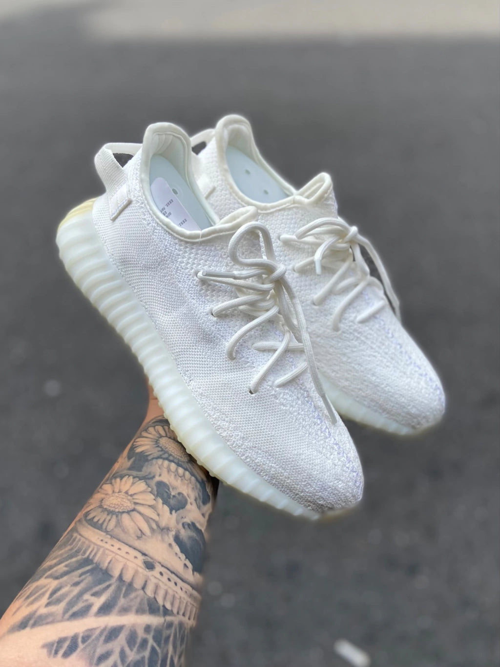 Adidas Yeezy Boost 350 V2 - Cream White - Importado