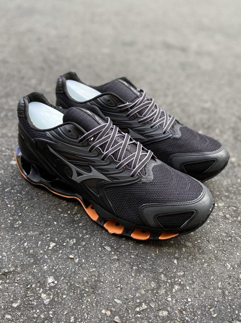 Mizuno Prophecy 12 S - Preto e Laranja