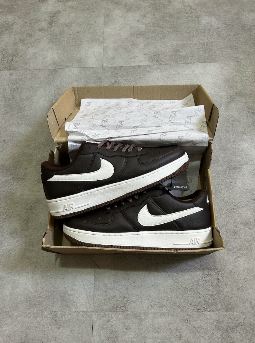 Nike Air Force 1 - Couro Marrom