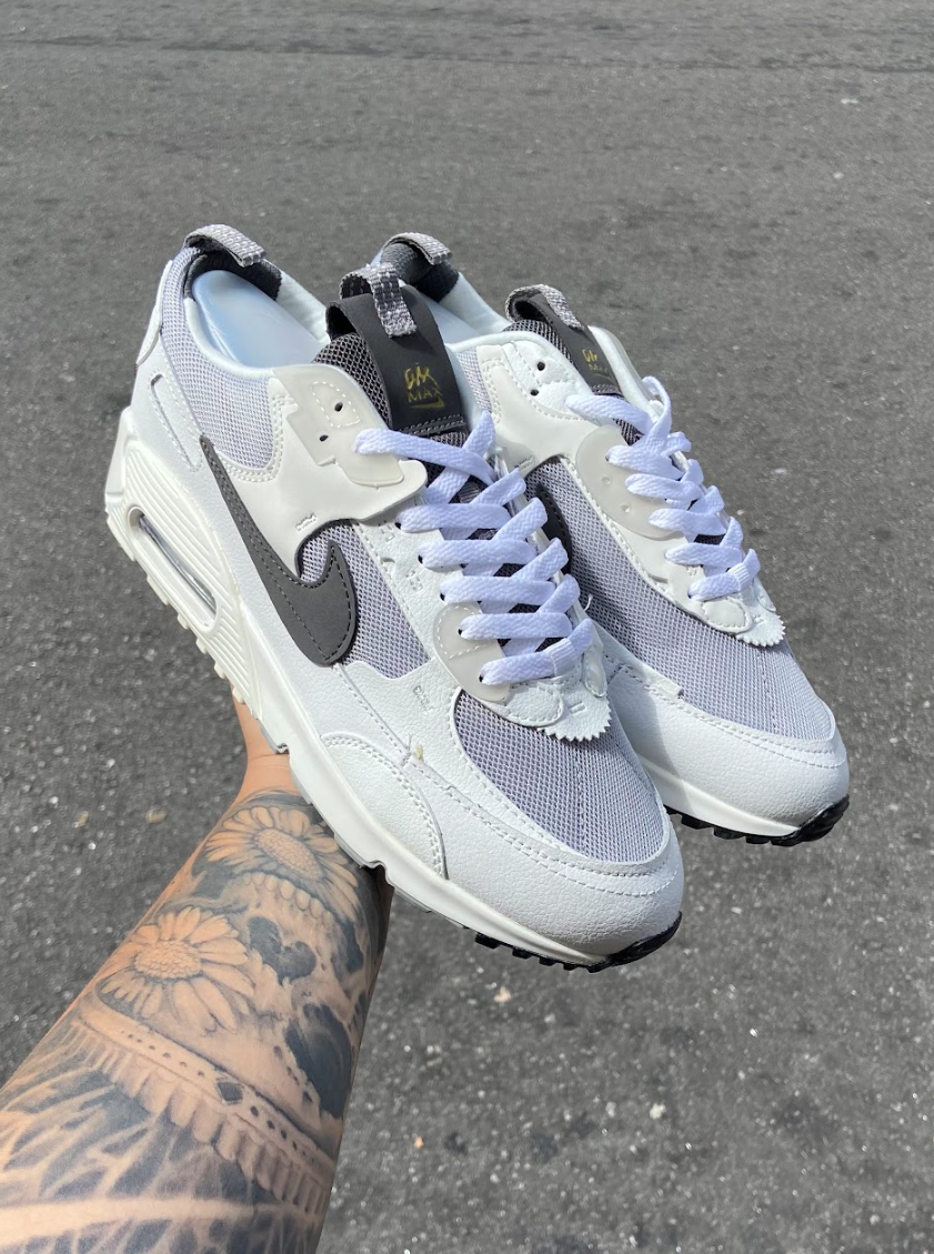 Nike Air Max 90 - Branco com Cinza