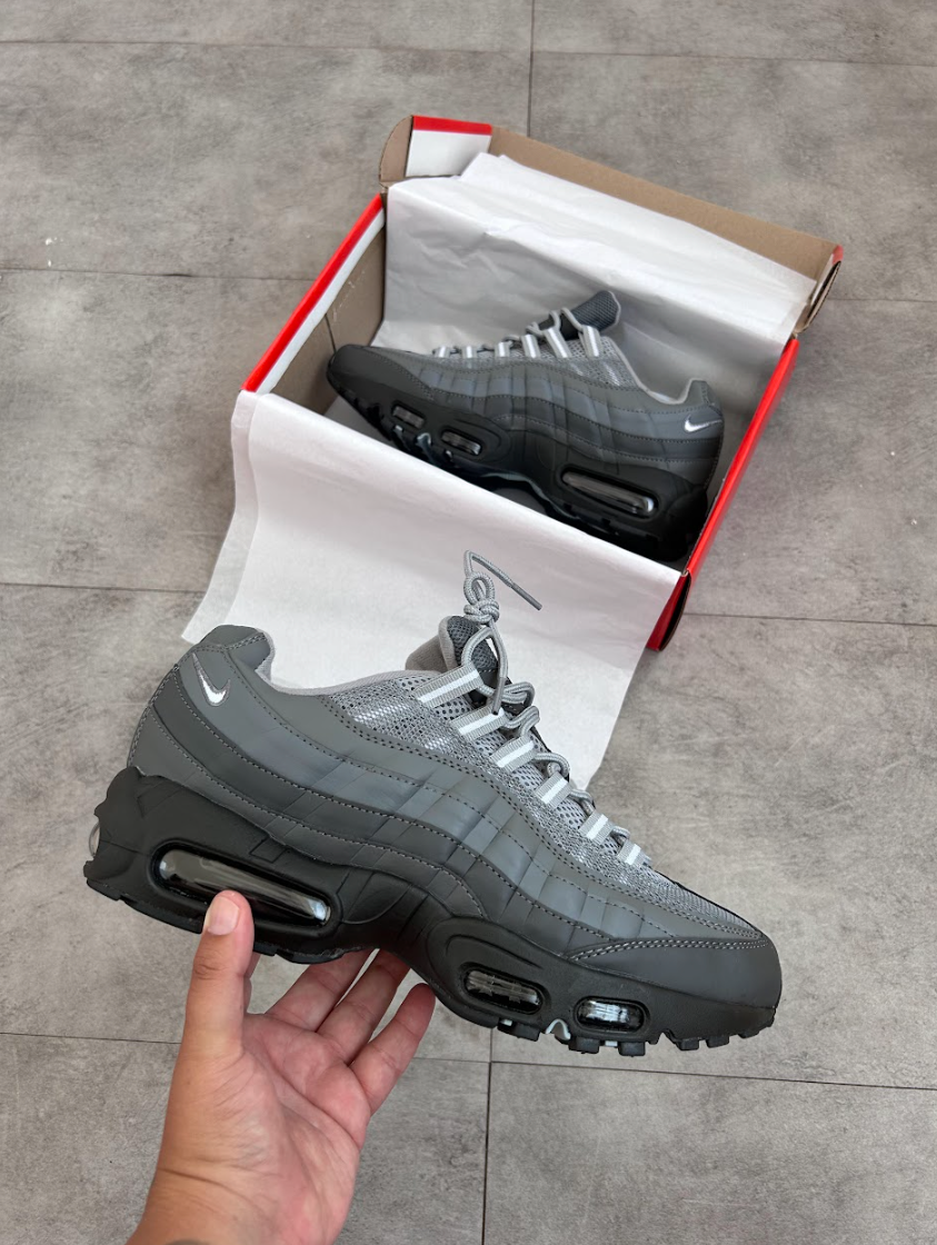 Nike Air Max 95 - Cinza