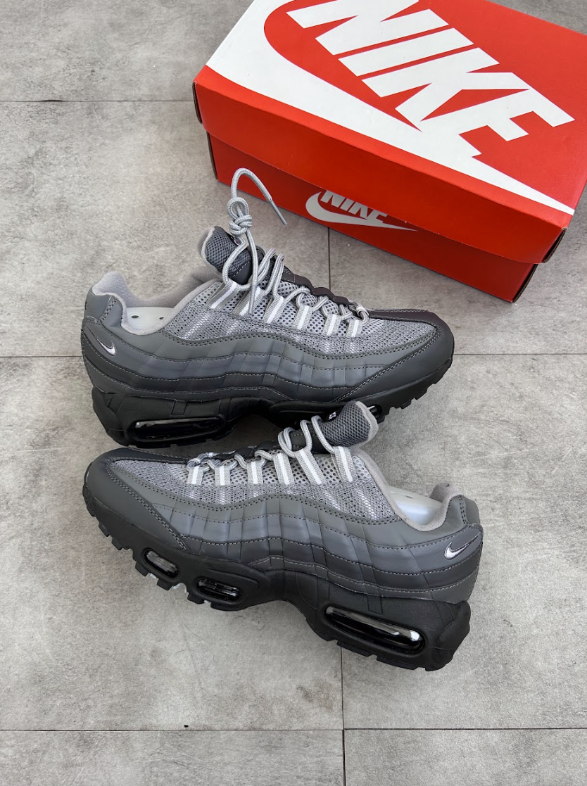 Nike Air Max 95 - Cinza