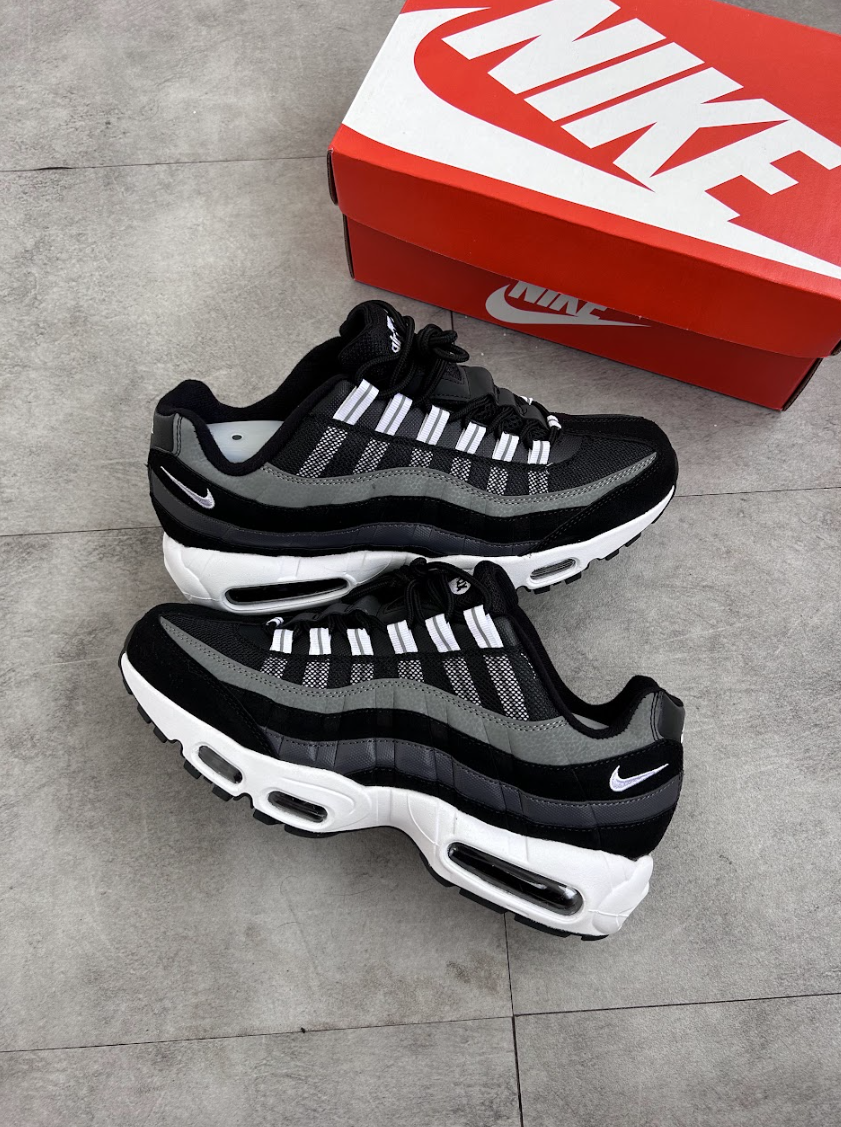 Nike Air Max 95 - Cinza e Preto