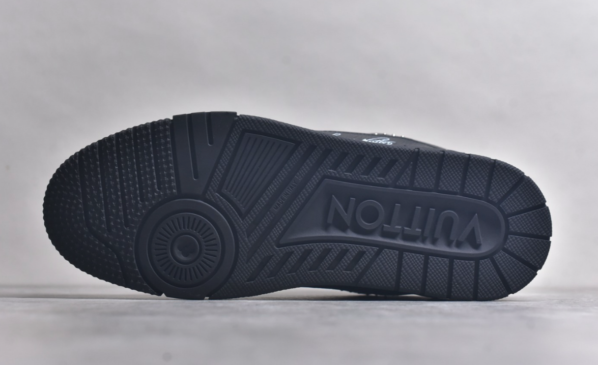 Louis Vuitton Trainer - Black