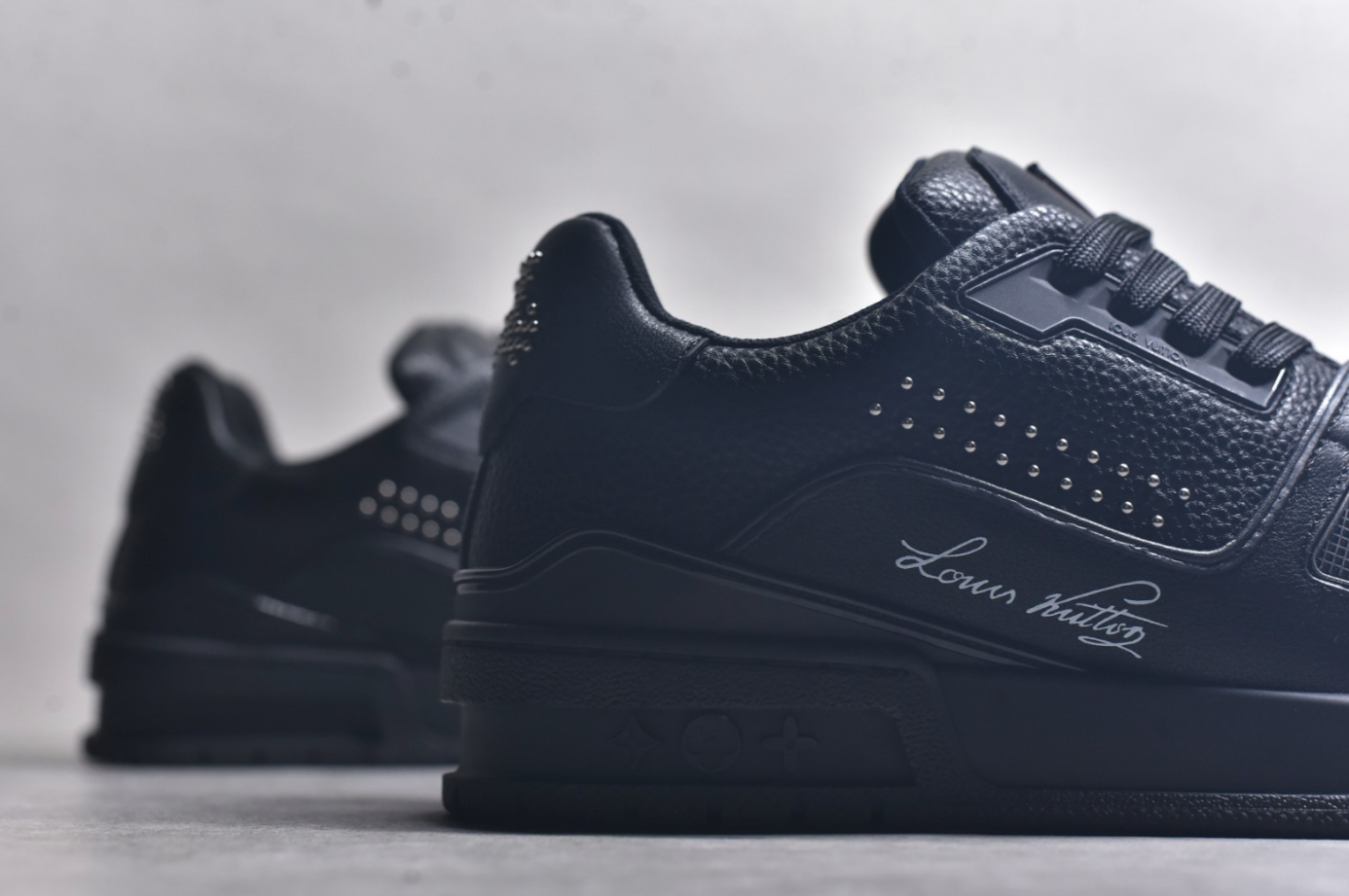 Louis Vuitton Trainer - Black