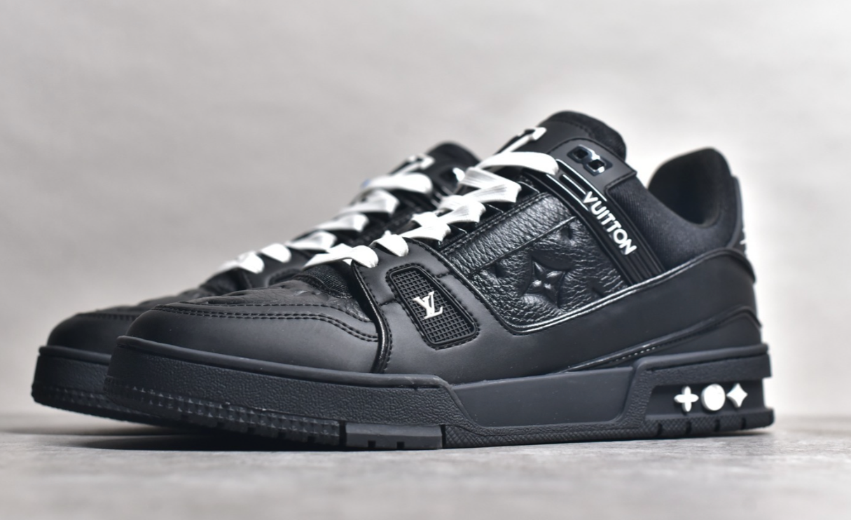Louis Vuitton Trainer - Black/White