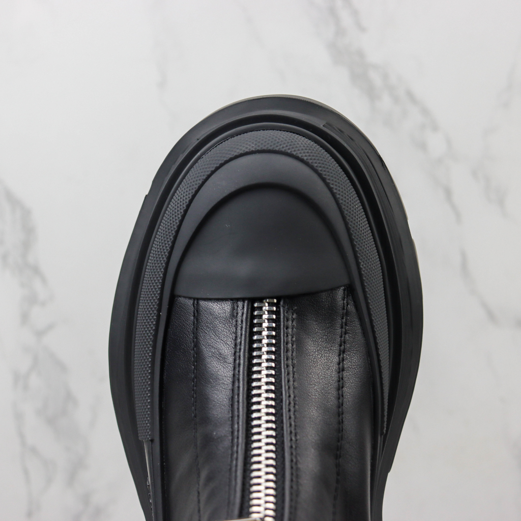 Alexander McQueen Ankle boot Tread Slick com zíper - Super Premium