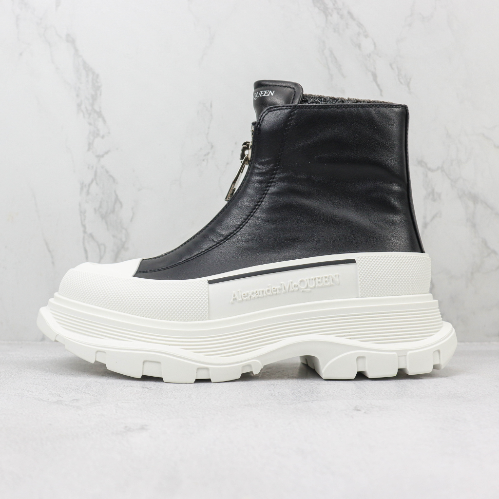 Alexander McQueen Ankle boot Tread Slick com zíper Preto / Branco - Super Premium