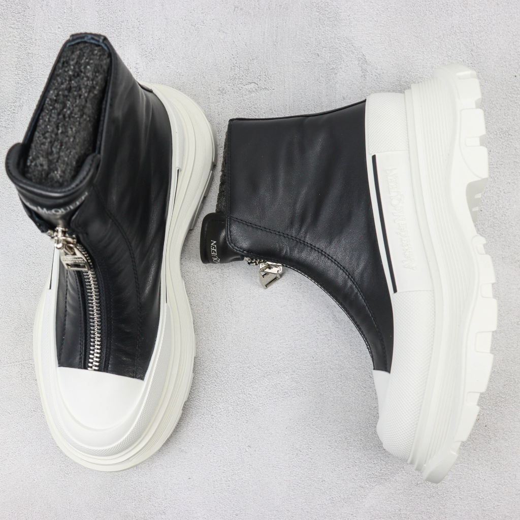 Alexander McQueen Ankle boot Tread Slick com zíper Preto / Branco - Super Premium