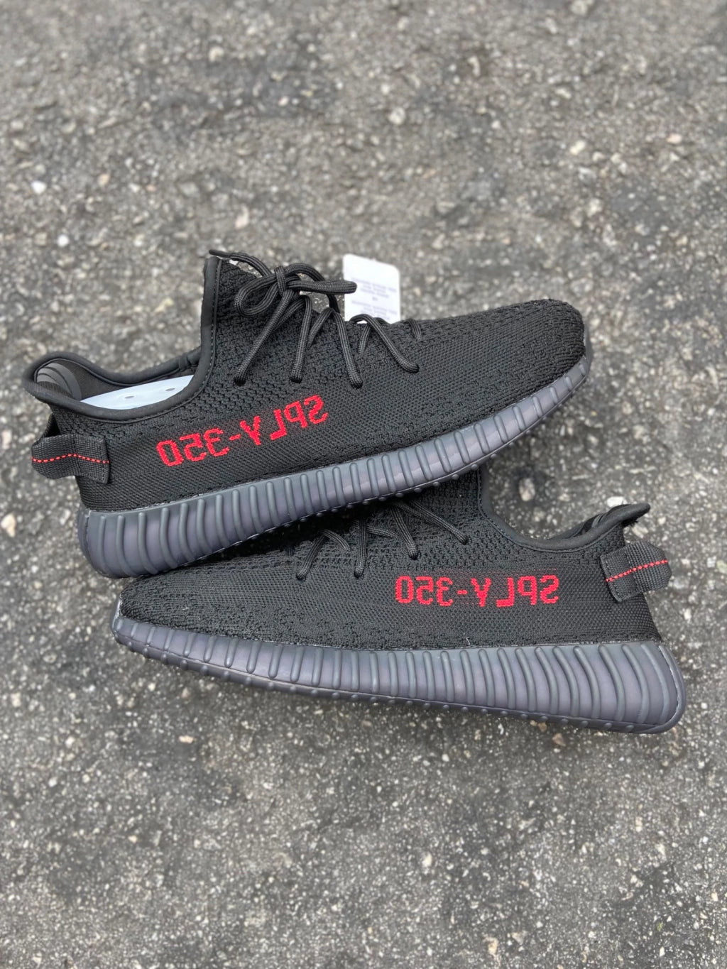 Adidas Yeezy Boost 350 V2 - BRED - Importado