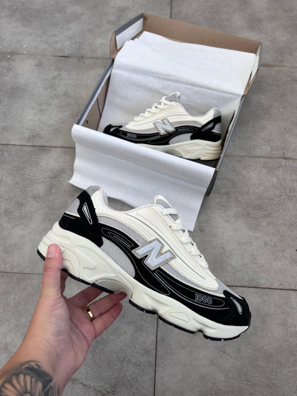 New Balance 1000 - Preto e Branco