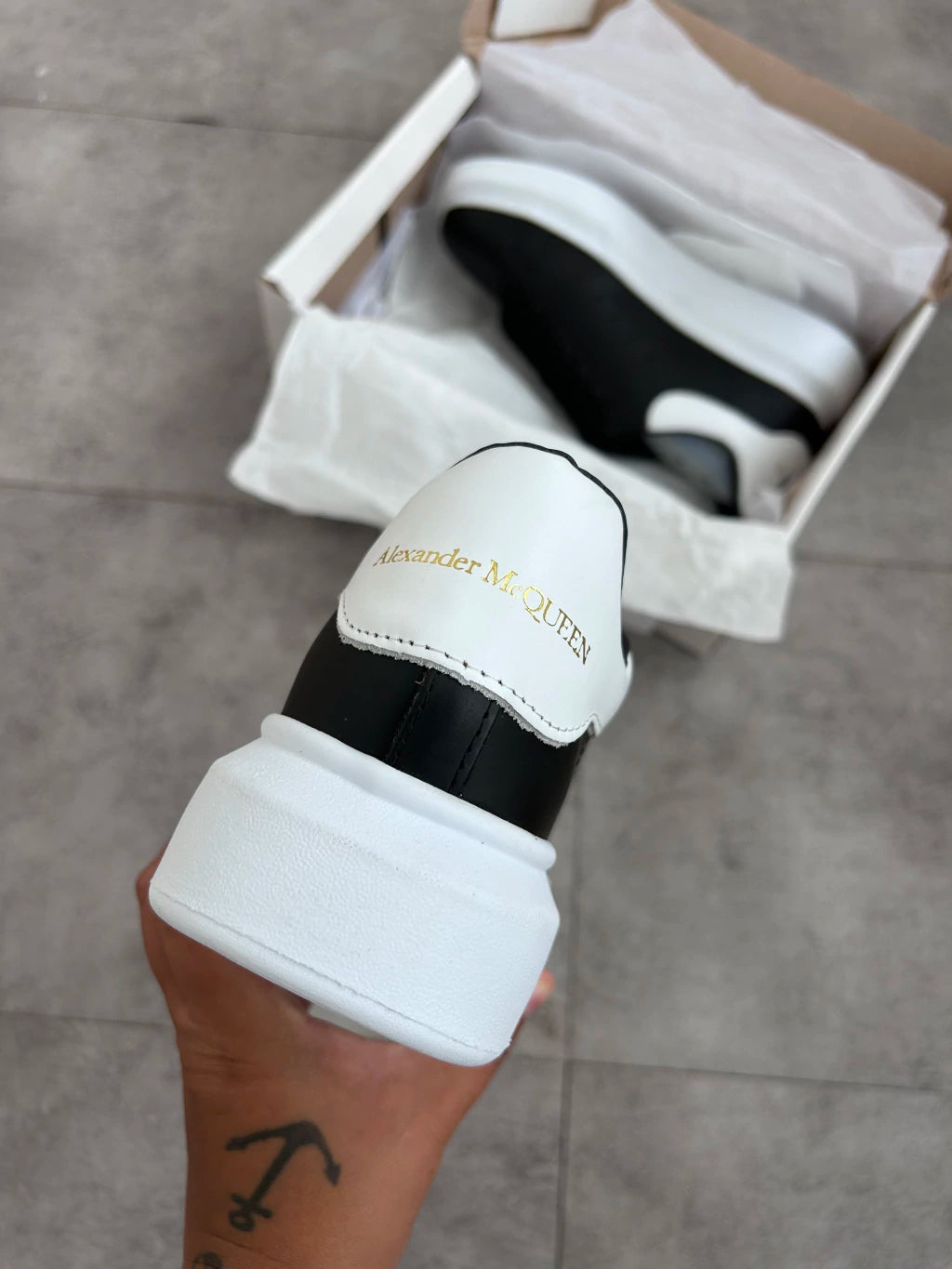 Alexander Mcqueen - Preto e Branco