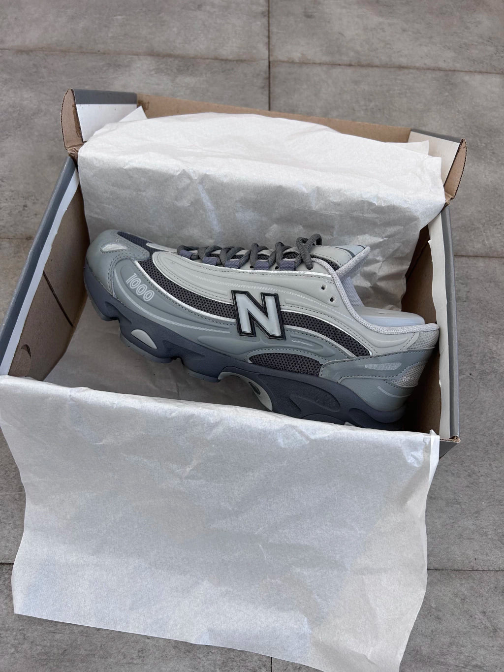 New Balance 1000 - Preto e Cinza