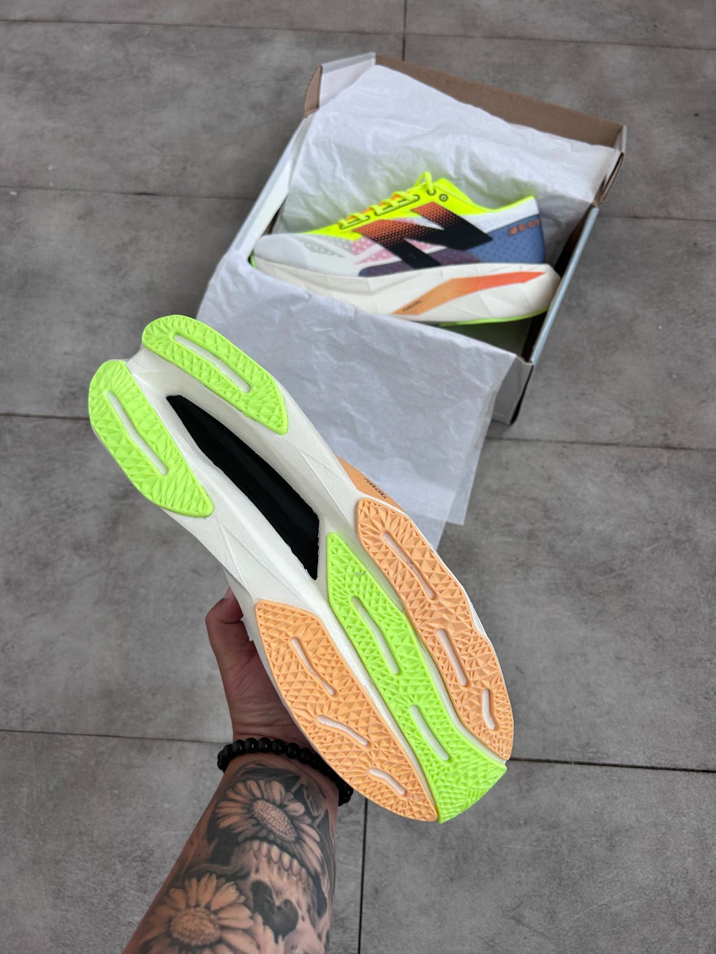 New Balance Fuelcell Reben V4 - Amarelo e Branco