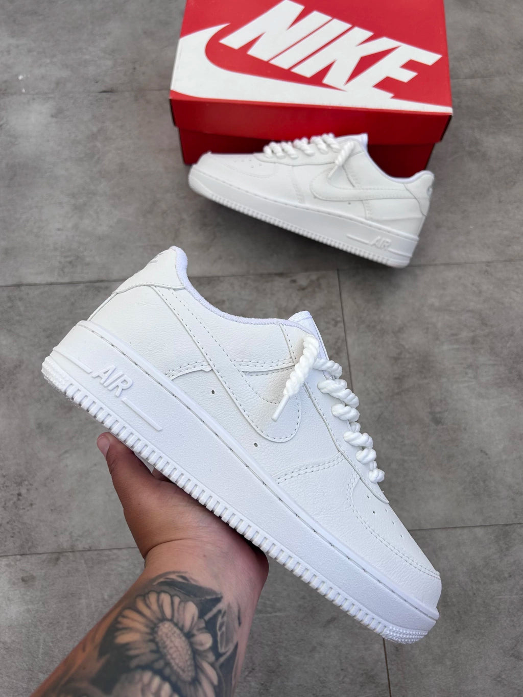 Nike Air Force 1 - Branco Couro Corda