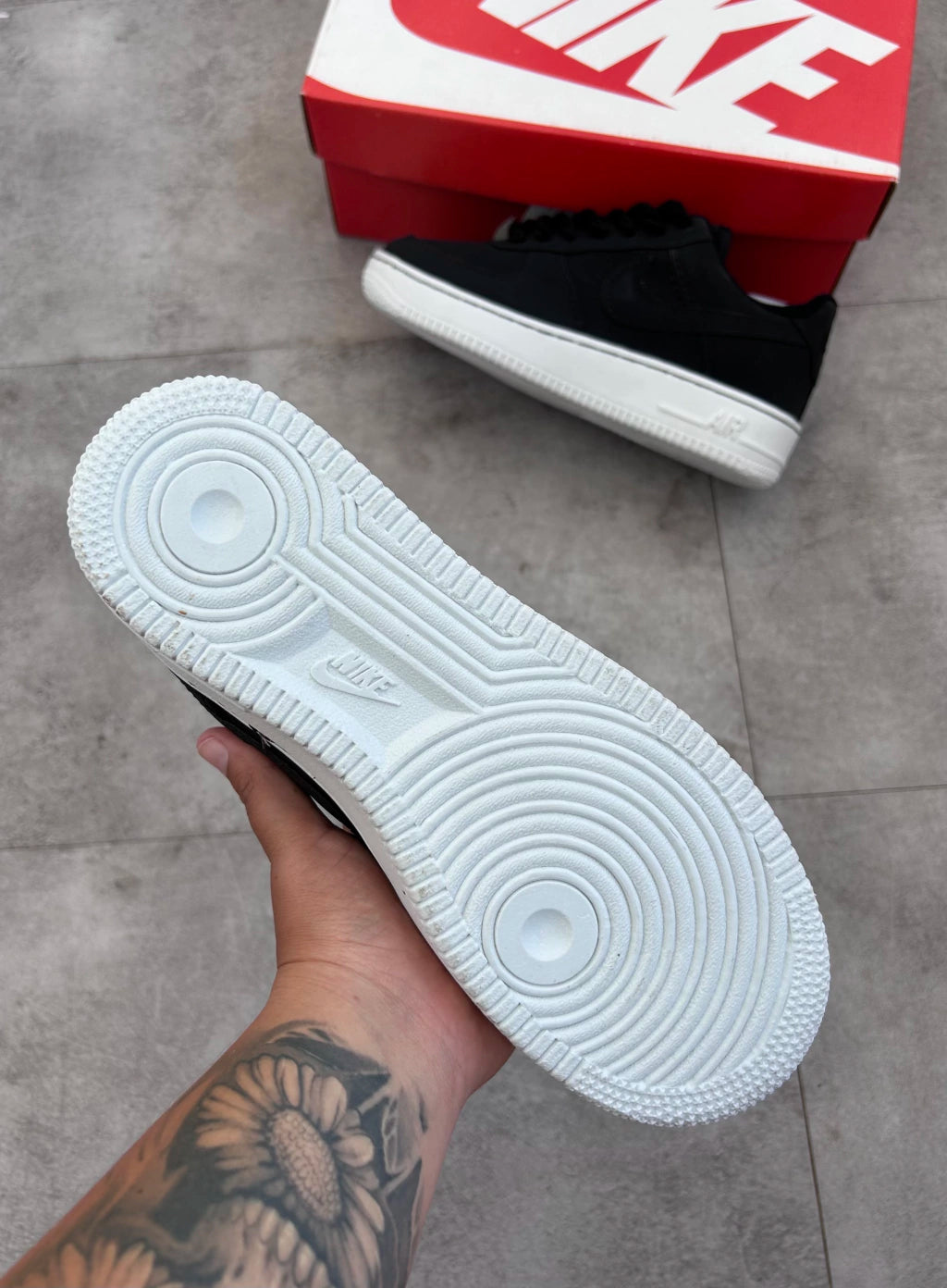 Nike Air Force 1 - Suede Preto