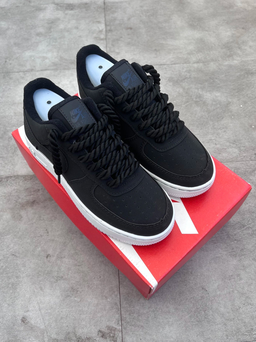 Nike Air Force 1 - Suede Preto