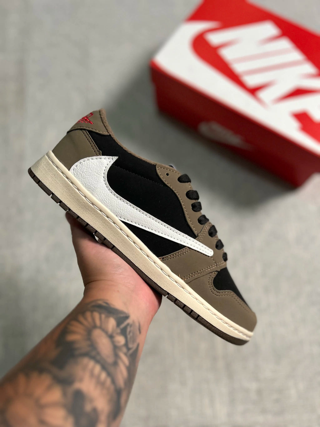 Air Jordan 1 Low - Travis Scott Olive Mocha