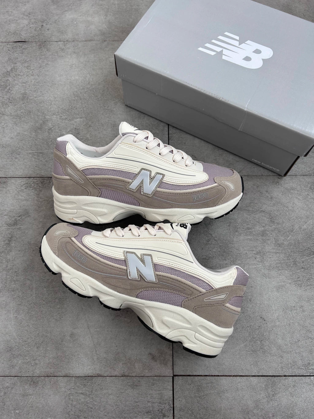 New Balance 1000 - Bege e Marrom