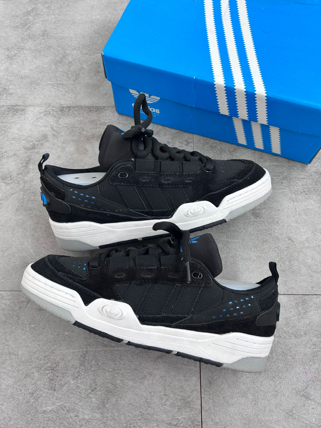 Adidas ADI2000 - Black and White