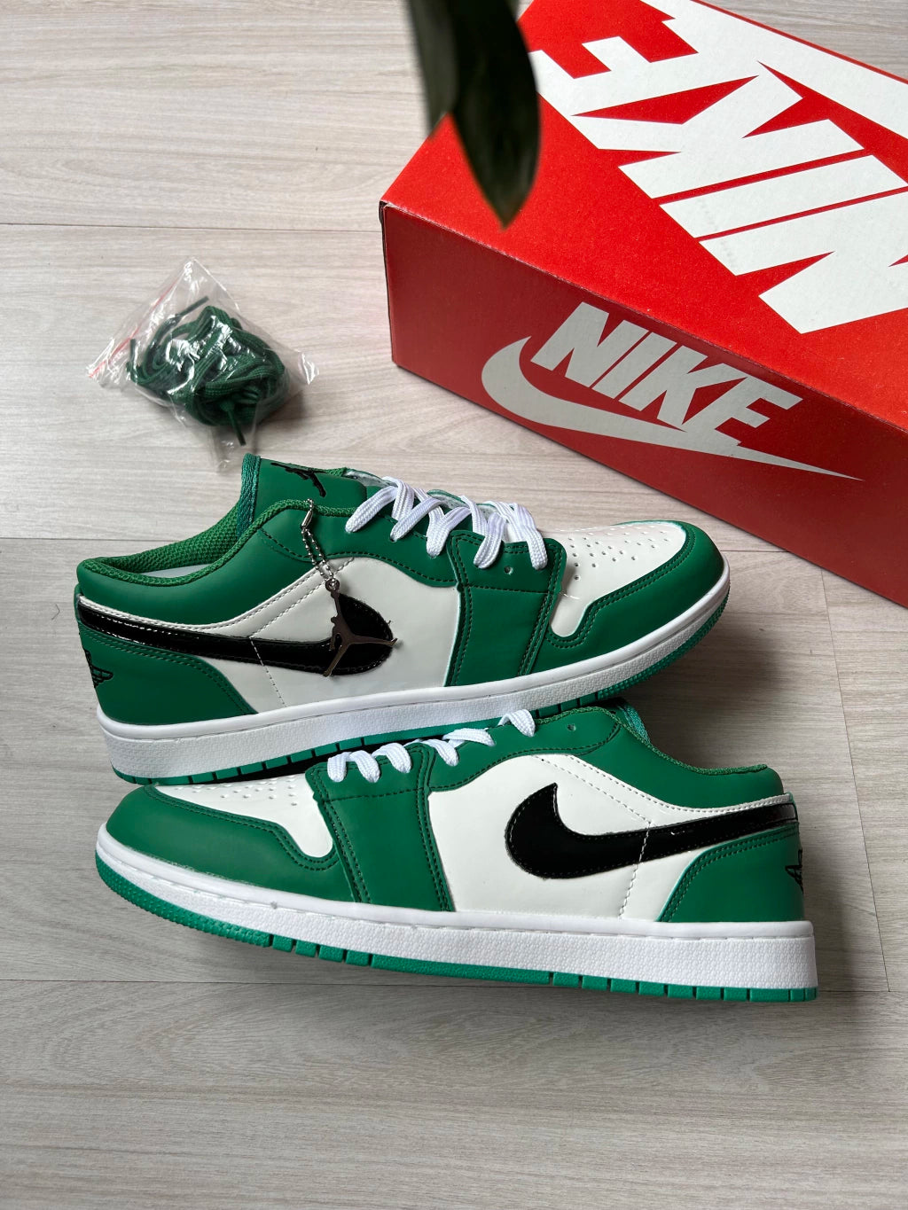 Air Jordan 1 Low - Pine Green