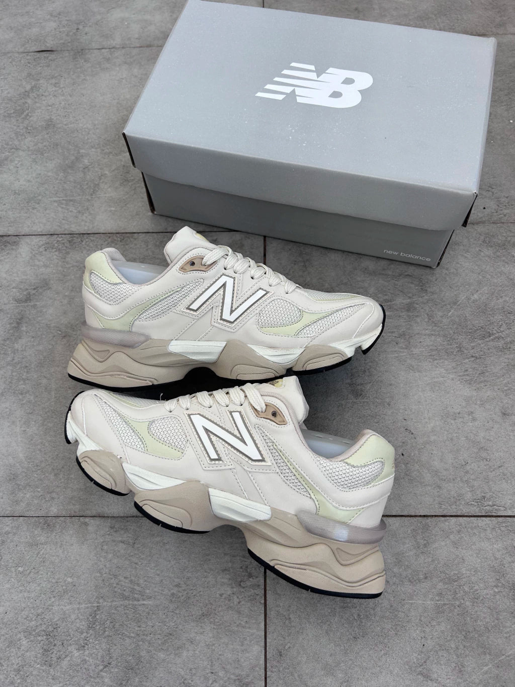 New Balance 9060 - Off White