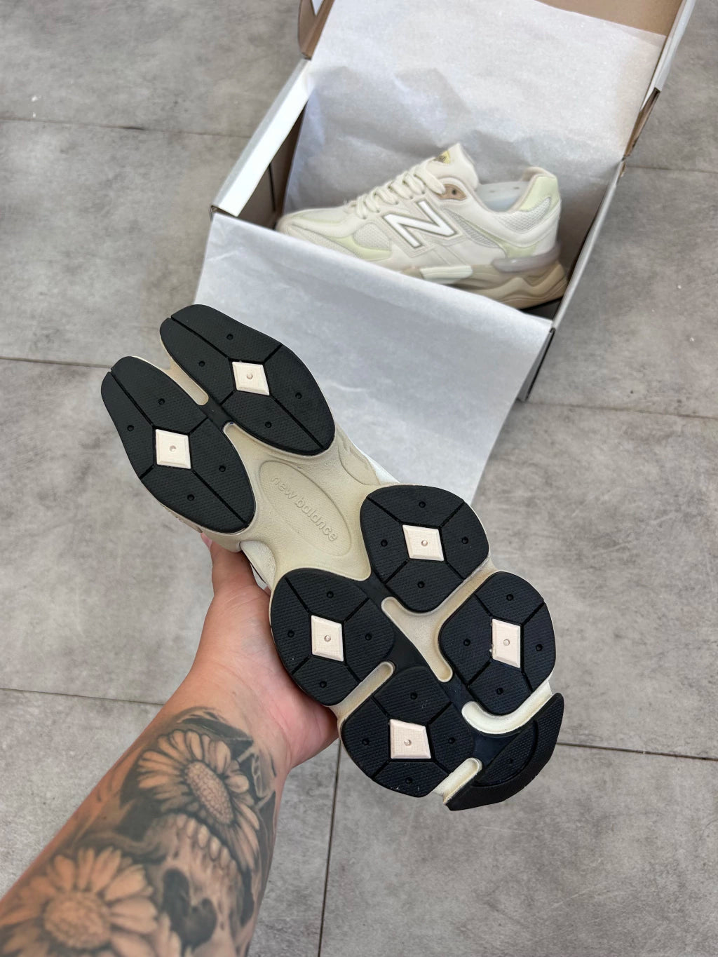 New Balance 9060 - Off White