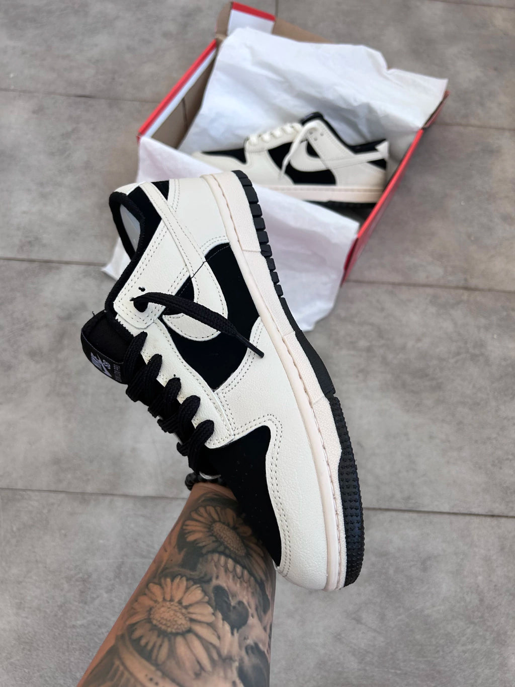 Nike Dunk Low - Reverse Panda