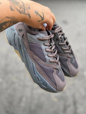 Adidas Yeezy 700 V2 - Utility Black