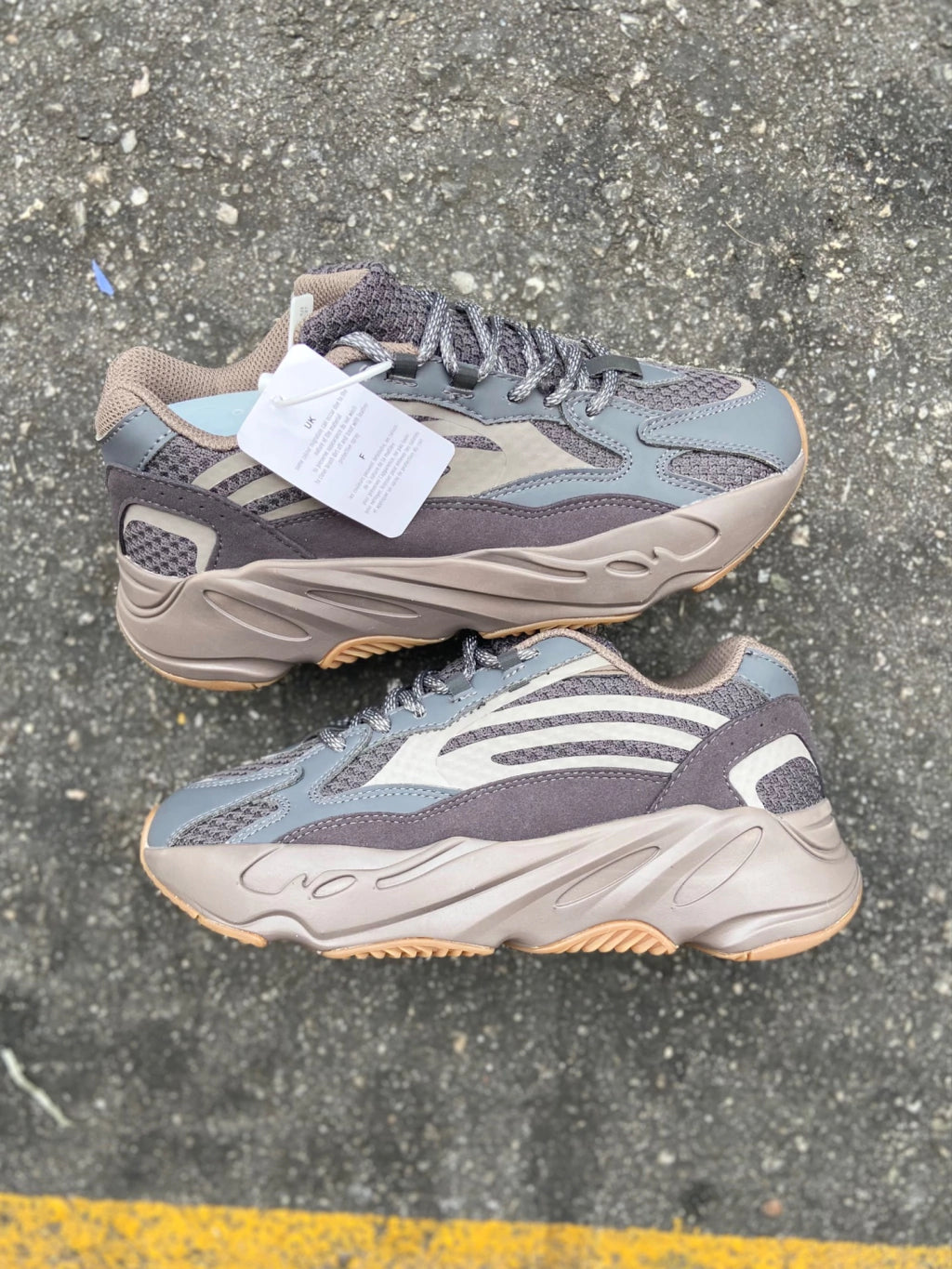 Adidas Yeezy 700 V2 - Geode