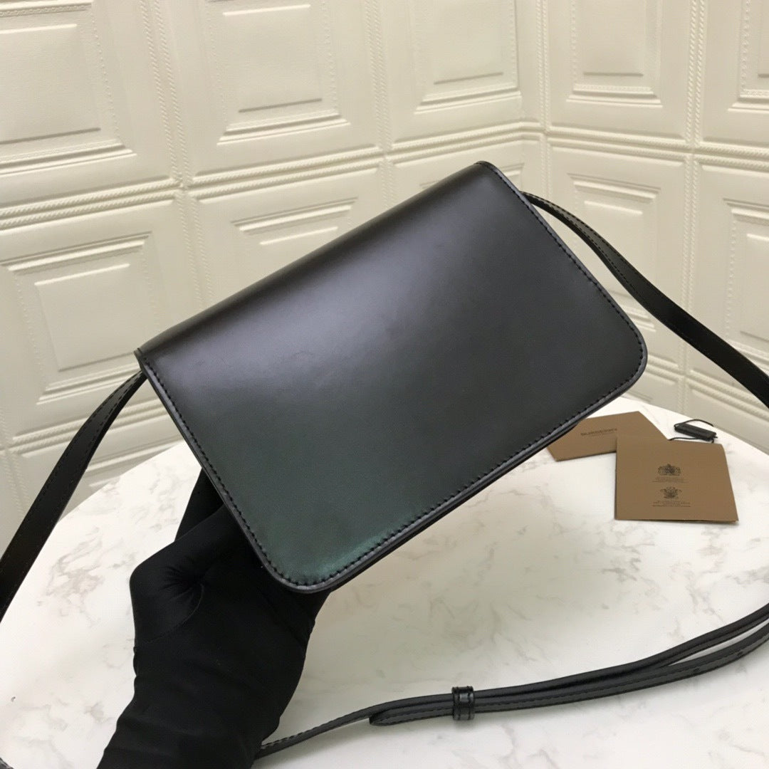 Burberry TB Bag Black