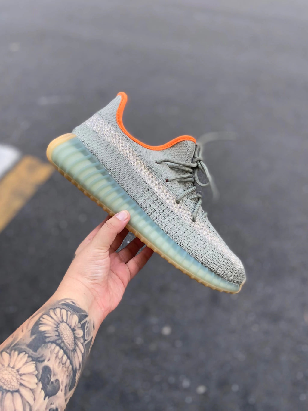 Adidas Yeezy Boost 350 V2 - Desert Sage Reflective - Importado