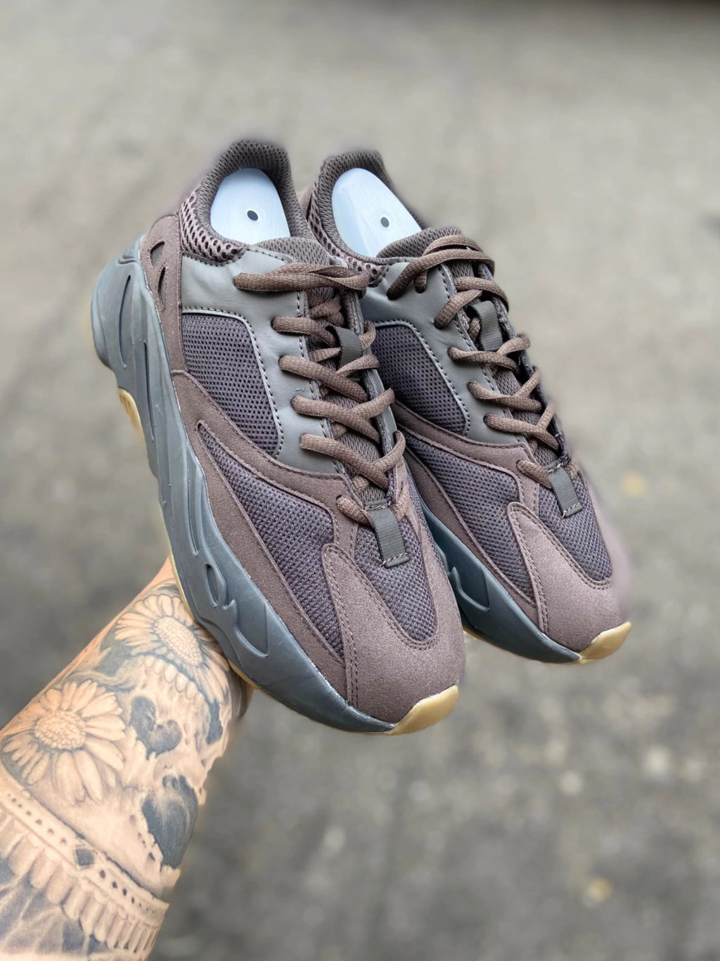 Adidas Yeezy 700 V2 - Utility Black