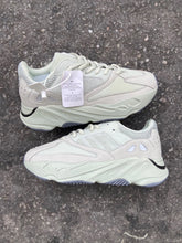 Adidas Yeezy 700 V2 - Salt