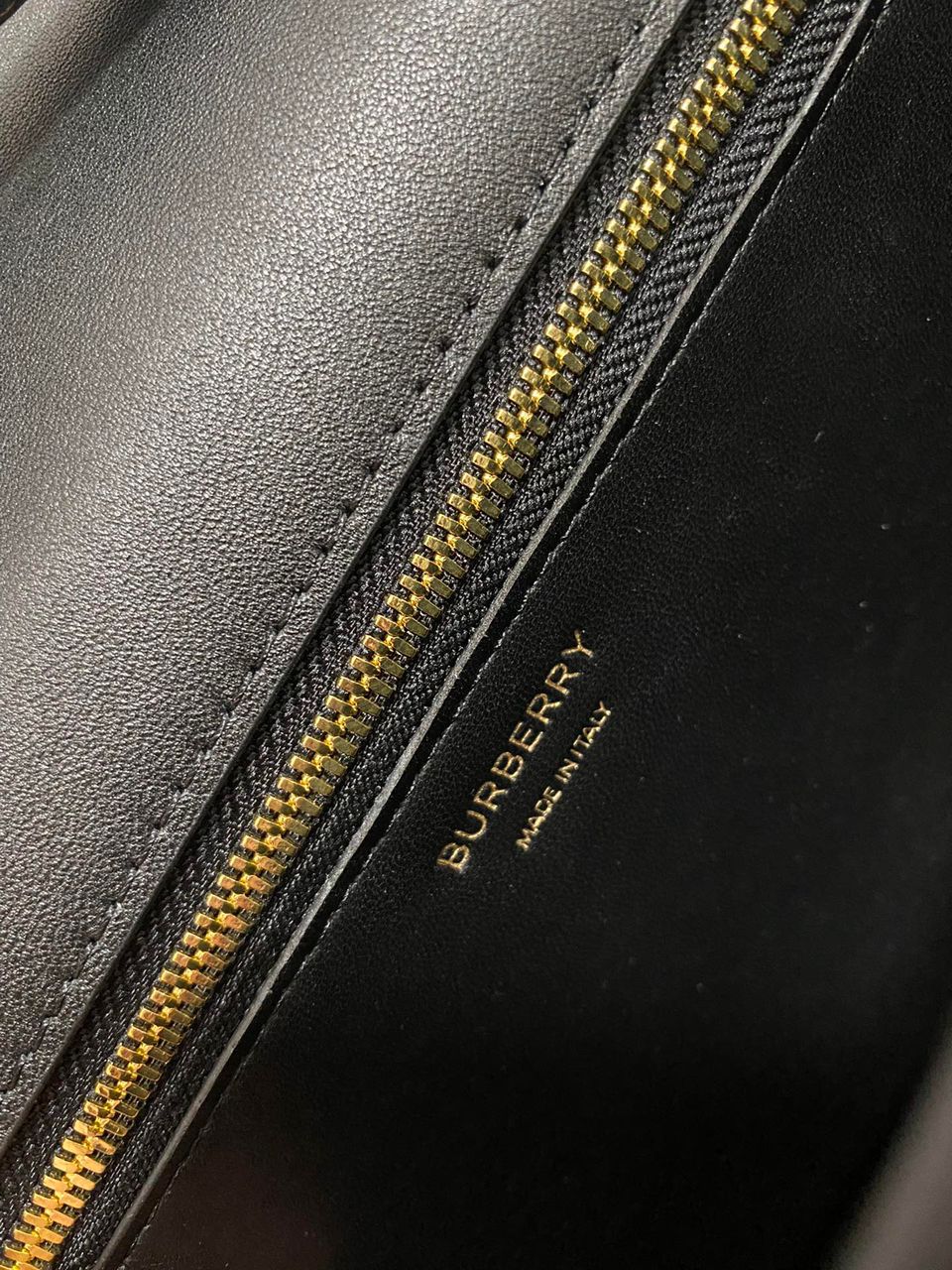 burberry bag top black