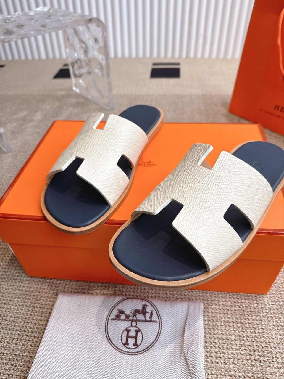 Hermes Izmir Sandal Blanc de Paris