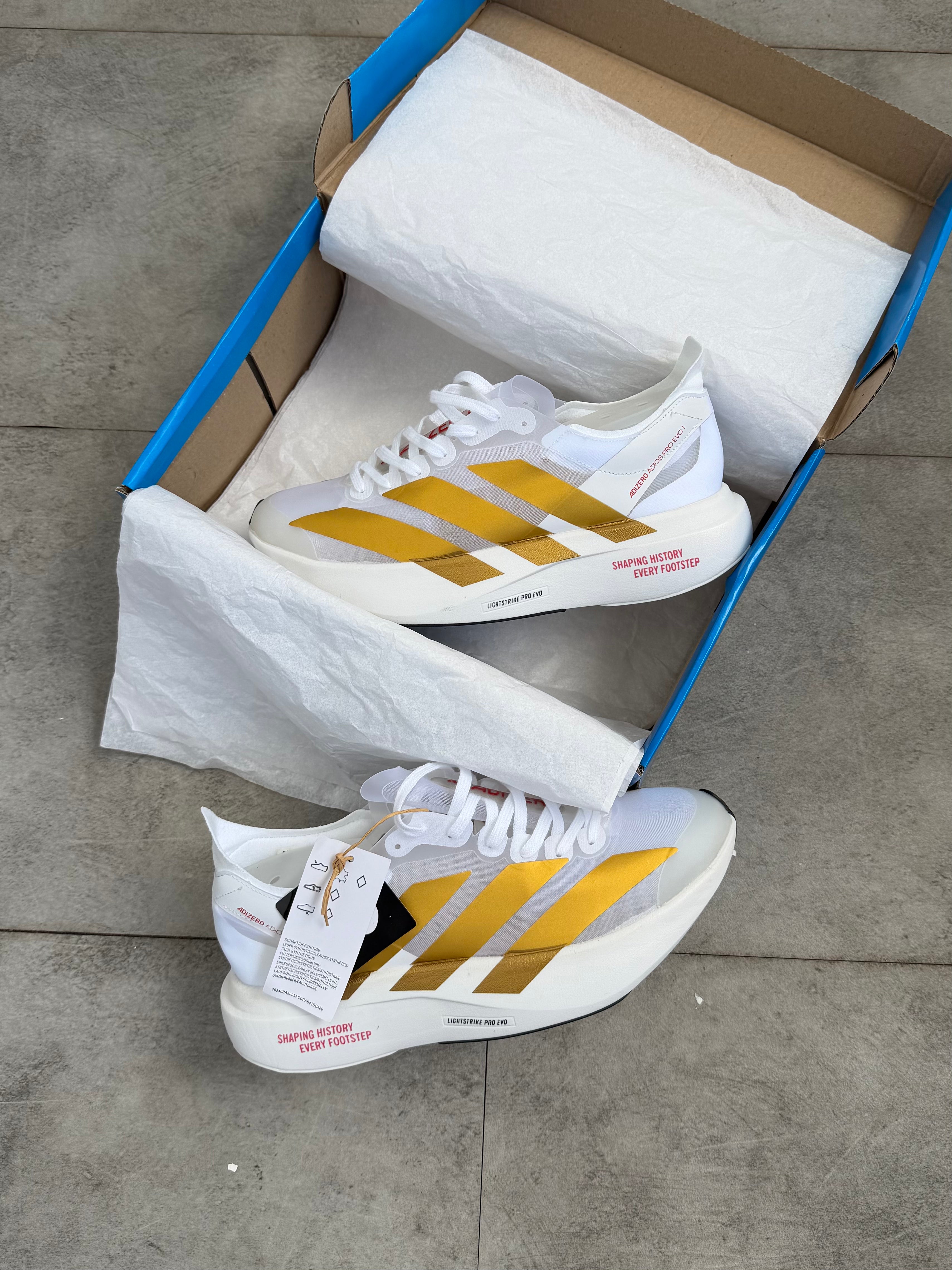 Adidas Adizero - Branco e Dourado - Importado