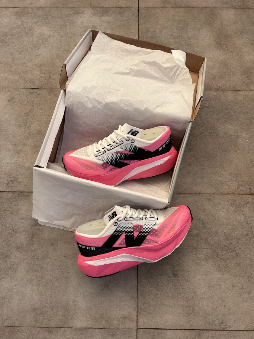 New Balance Fuelcell Rebel V4 - Azul e Rosa - Feminino