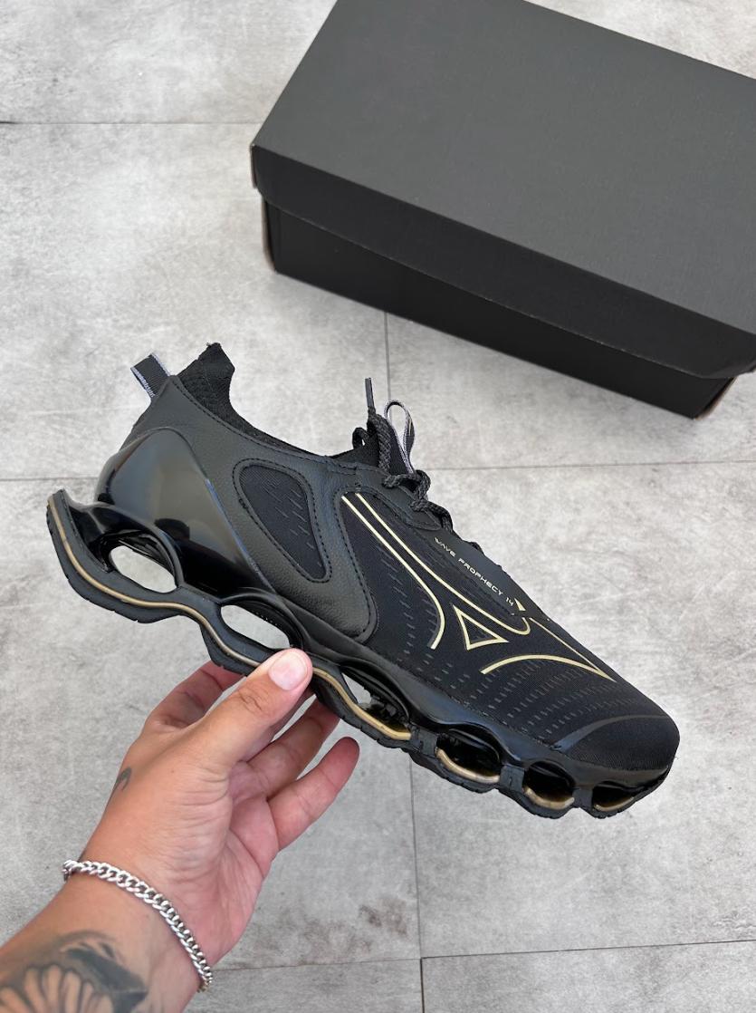 Mizuno Prophecy 14 - Preto com Dourado