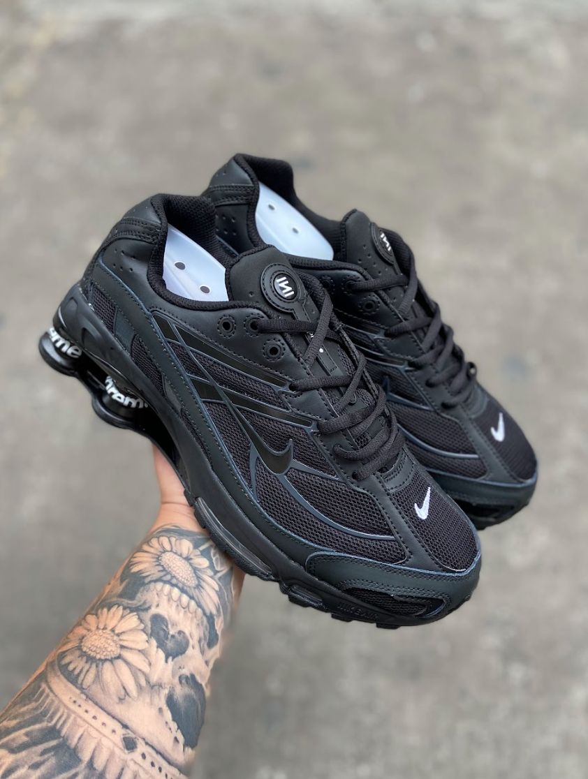 Nike Shox R2 Supreme - Preto