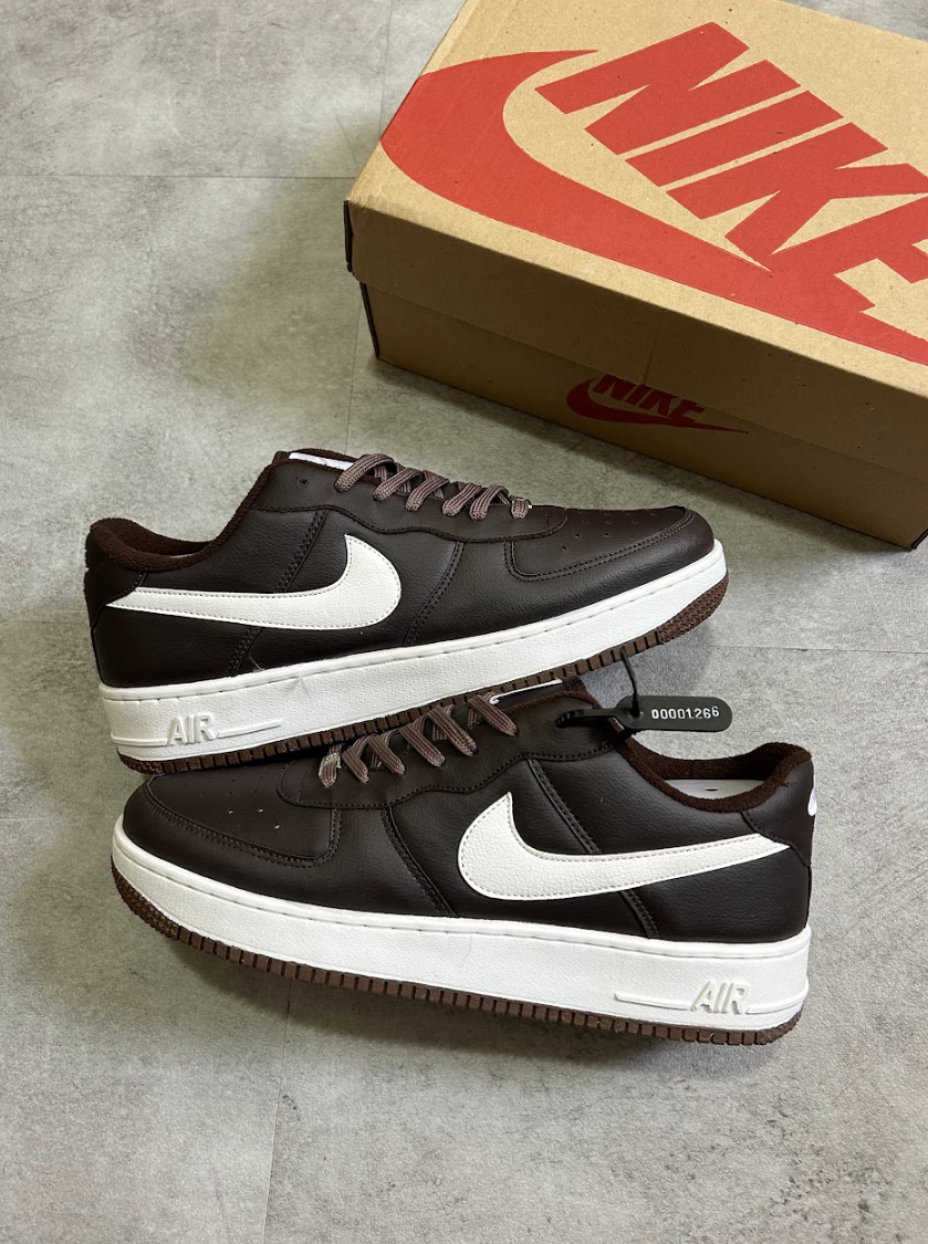 Nike Air Force 1 - Couro Marrom