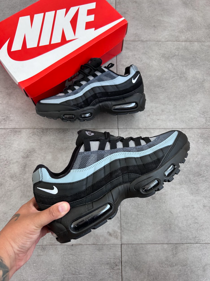 Nike Air Max 95 - Preto e Cinza