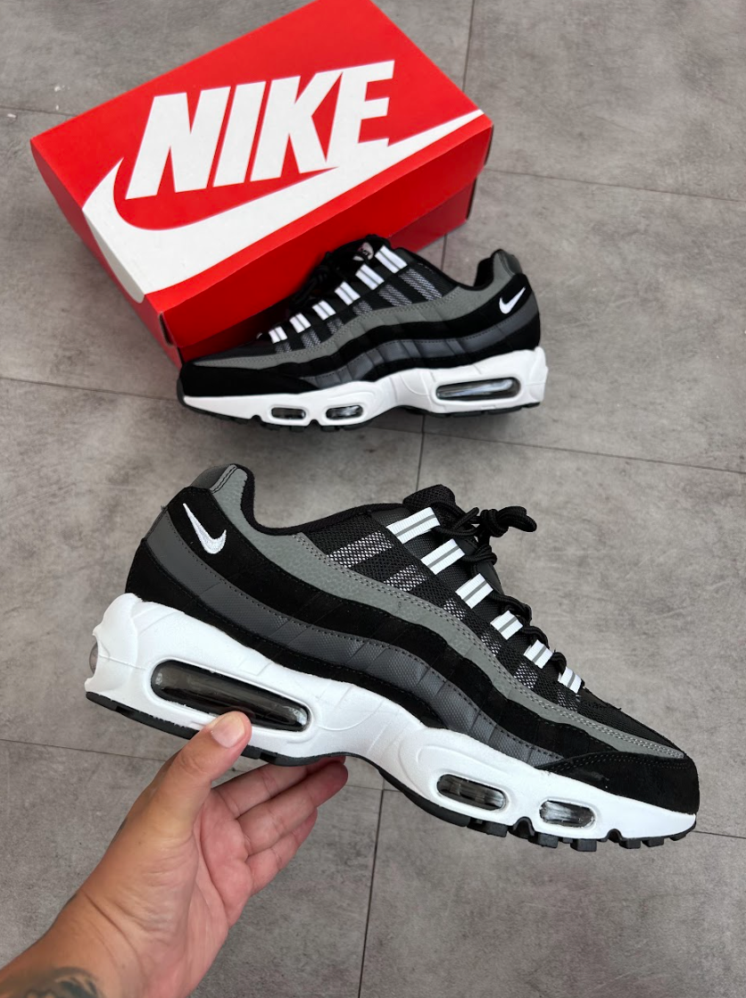 Nike Air Max 95 - Cinza e Preto