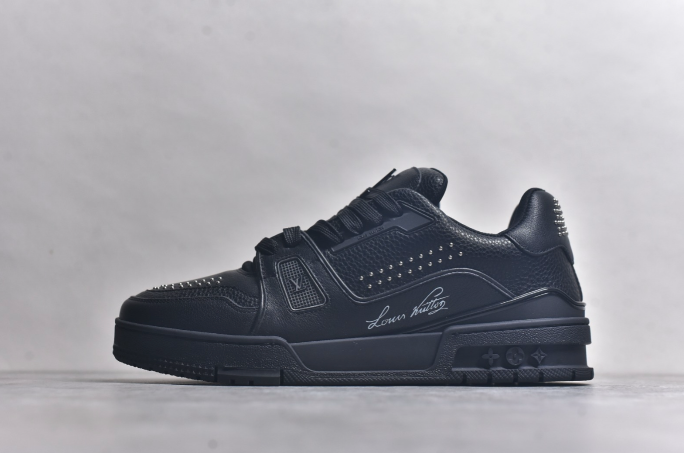 Louis Vuitton Trainer - Black