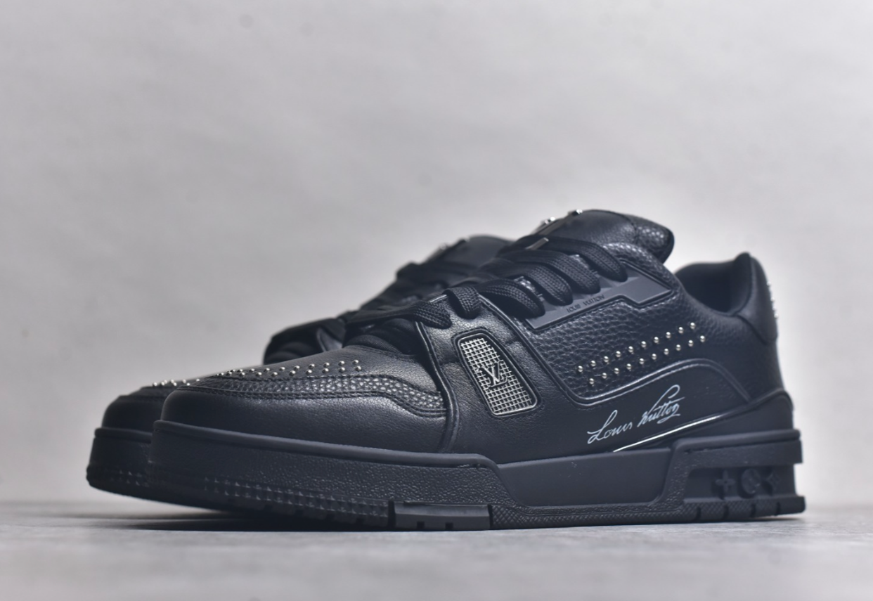 Louis Vuitton Trainer - Black