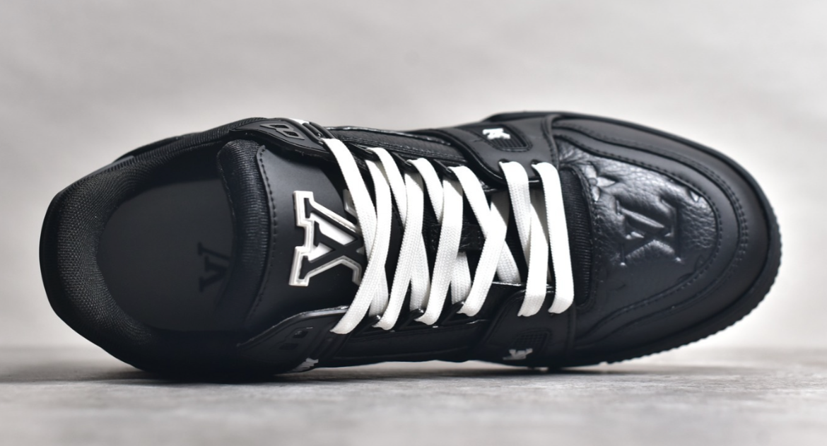 Louis Vuitton Trainer - Black/White