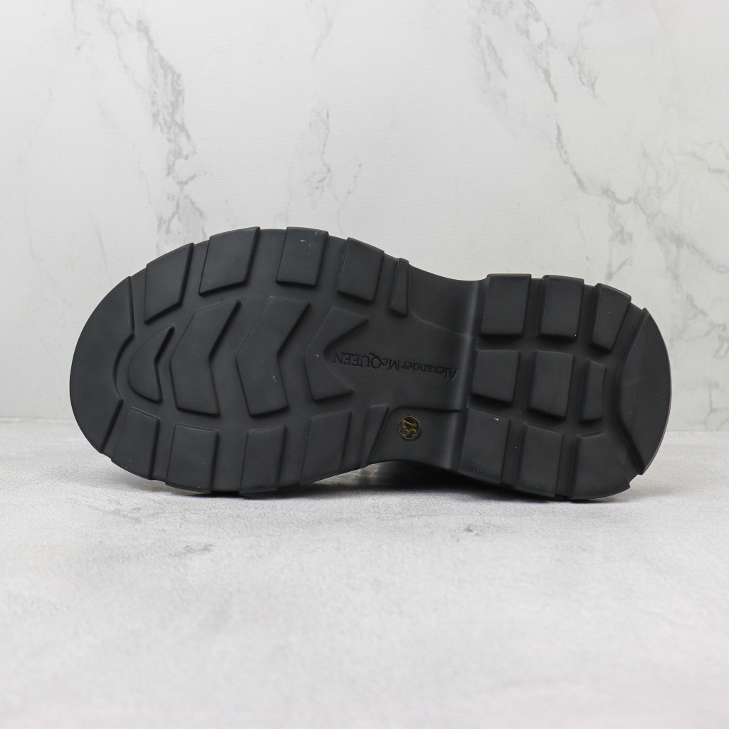 Alexander McQueen Ankle boot Tread Slick com zíper - Super Premium